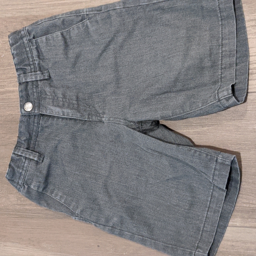 Volcom boys shorts size 6